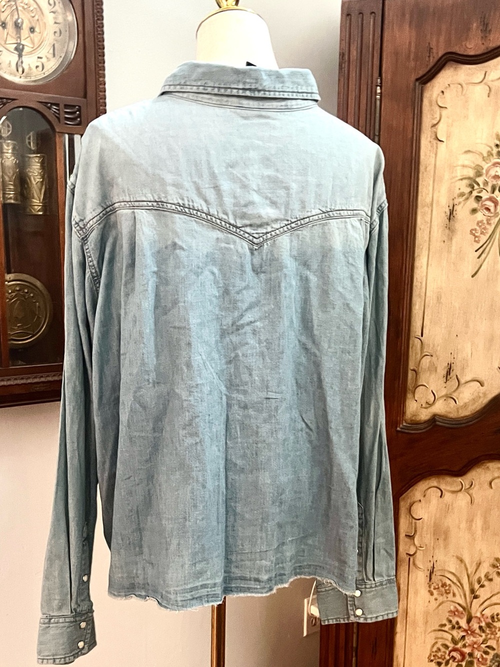 Wrangler Light Wash Denim Western Button-Down Shirt - Picture 2 of 11